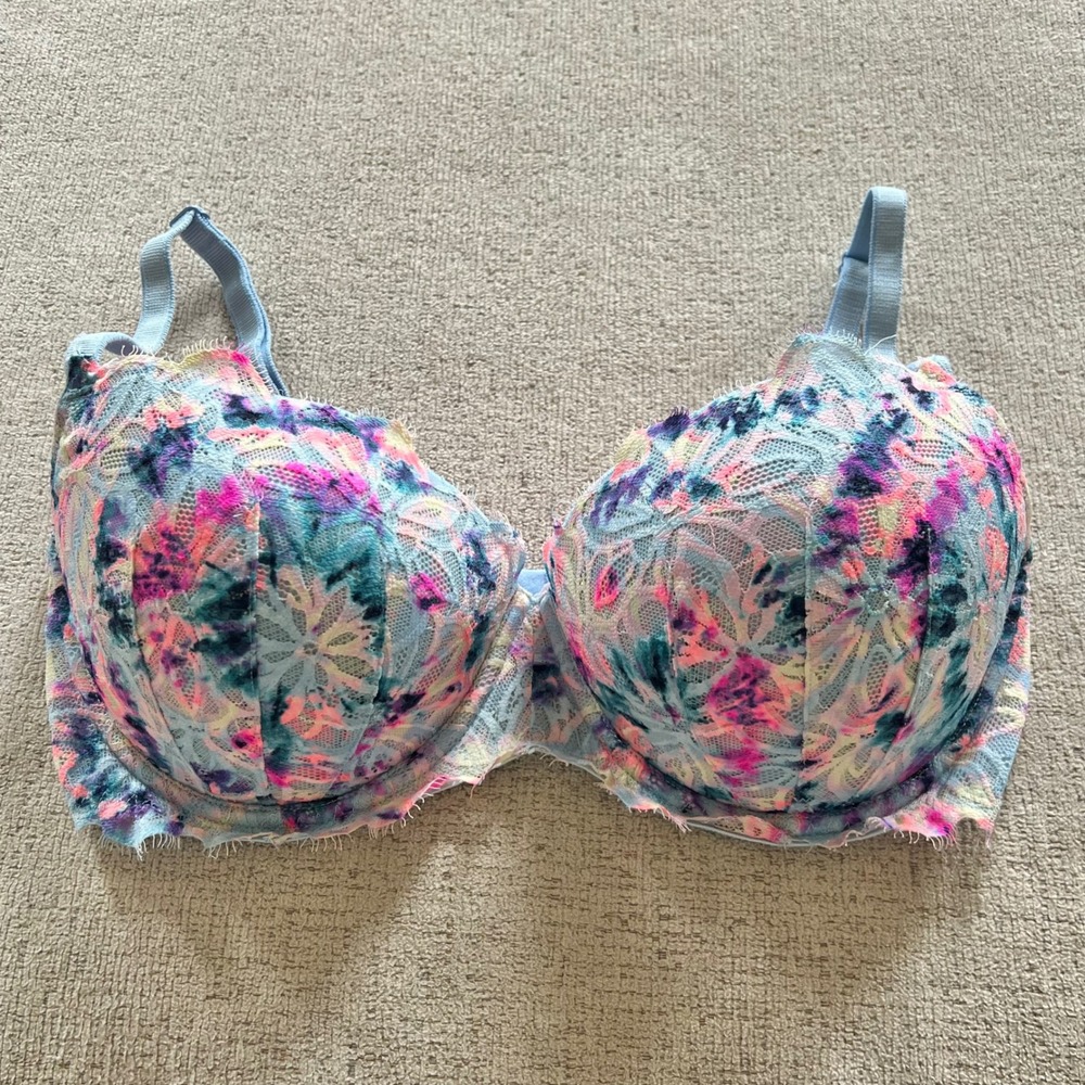 Victoria's Secret PINK Wear Everywhere Push-Up Bra 36DD Tie Dye Floral Lace Blue
